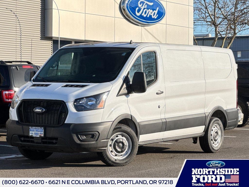 2025 Ford Transit 150 Low roof