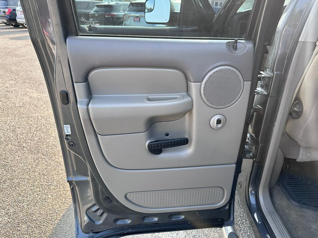Image 2004 Dodge Ram 3500 Slt quad cab 4wd