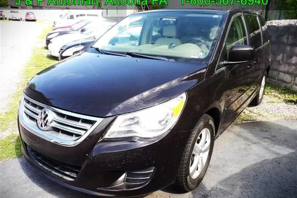 2010 Volkswagen Routan Se