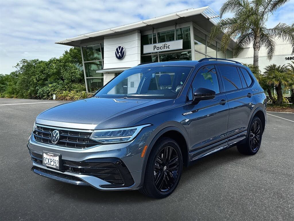 2022 Volkswagen Tiguan SE R-Line Black