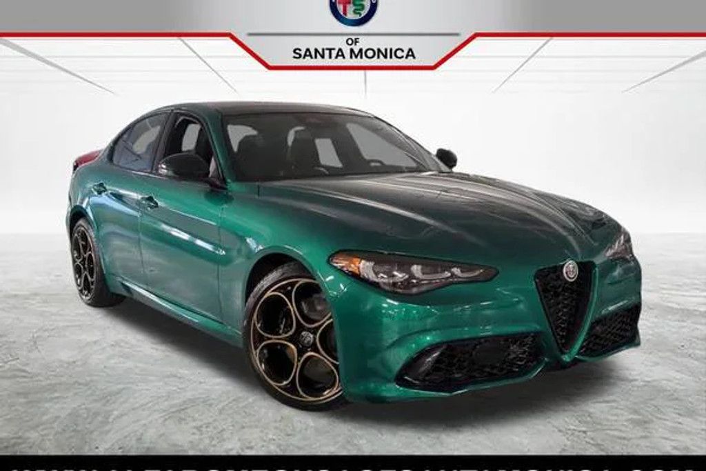 2025 Alfa romeo Giulia Intensa