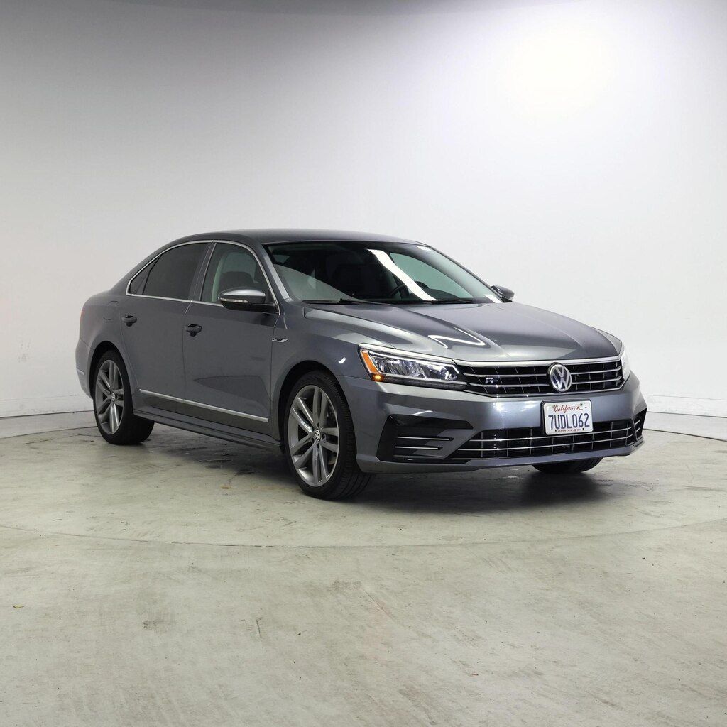 2017 Volkswagen Passat R-Line