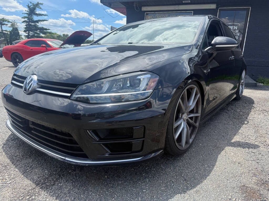2017 Volkswagen Golf r 4-door awd with dcc and navigation