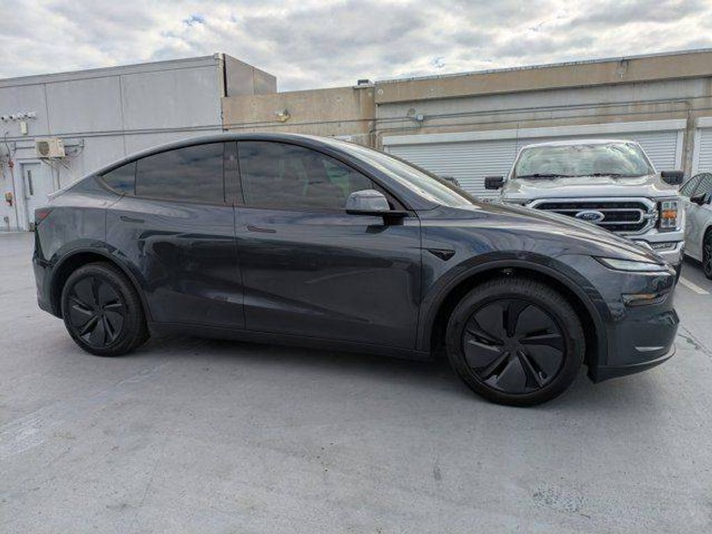 2026 Tesla Model y Premium