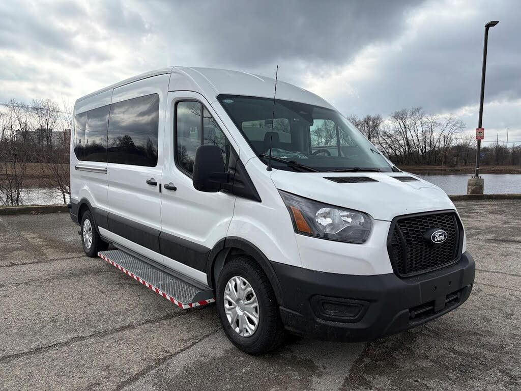 2026 Ford Transit passenger 350 xl medium roof lb rwd