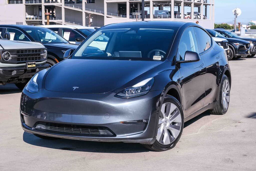 2024 Tesla Model y Long range awd