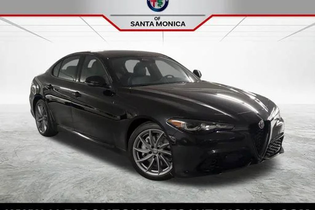 2025 Alfa romeo Giulia Base