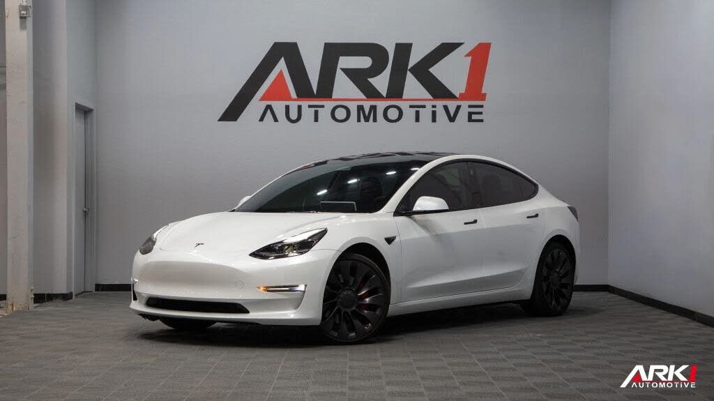 2023 Tesla Model 3 Performance