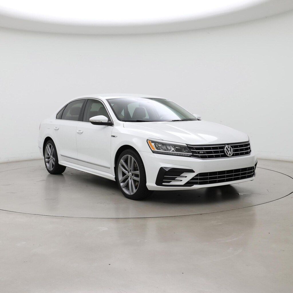 2017 Volkswagen Passat R-Line