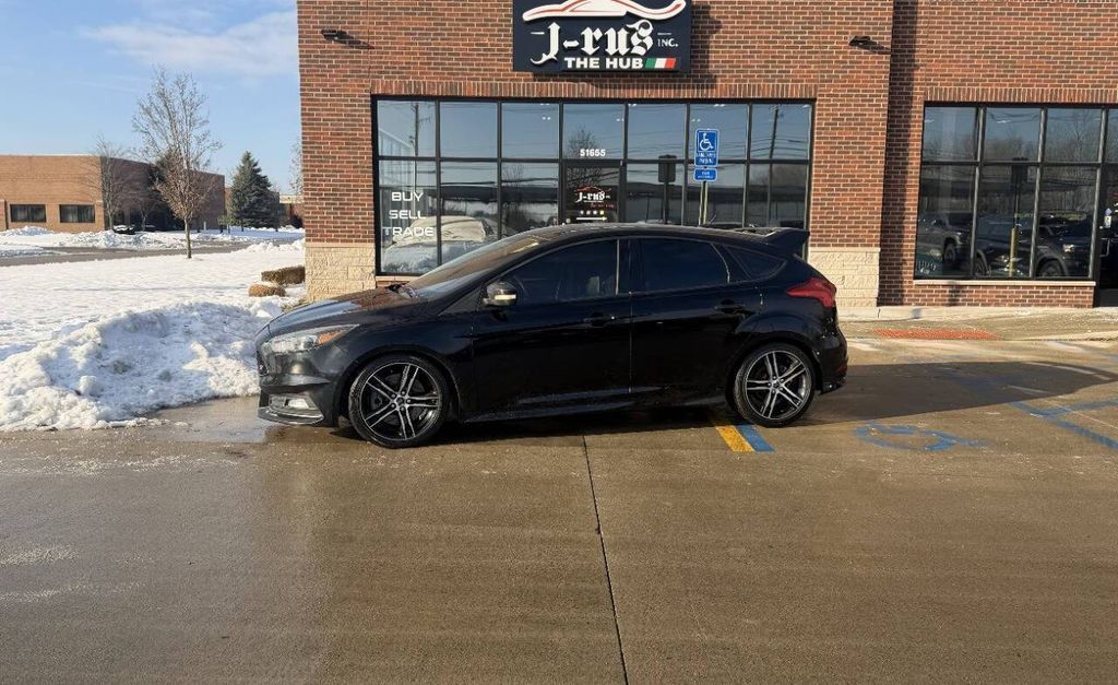 2016 Ford Focus st Base