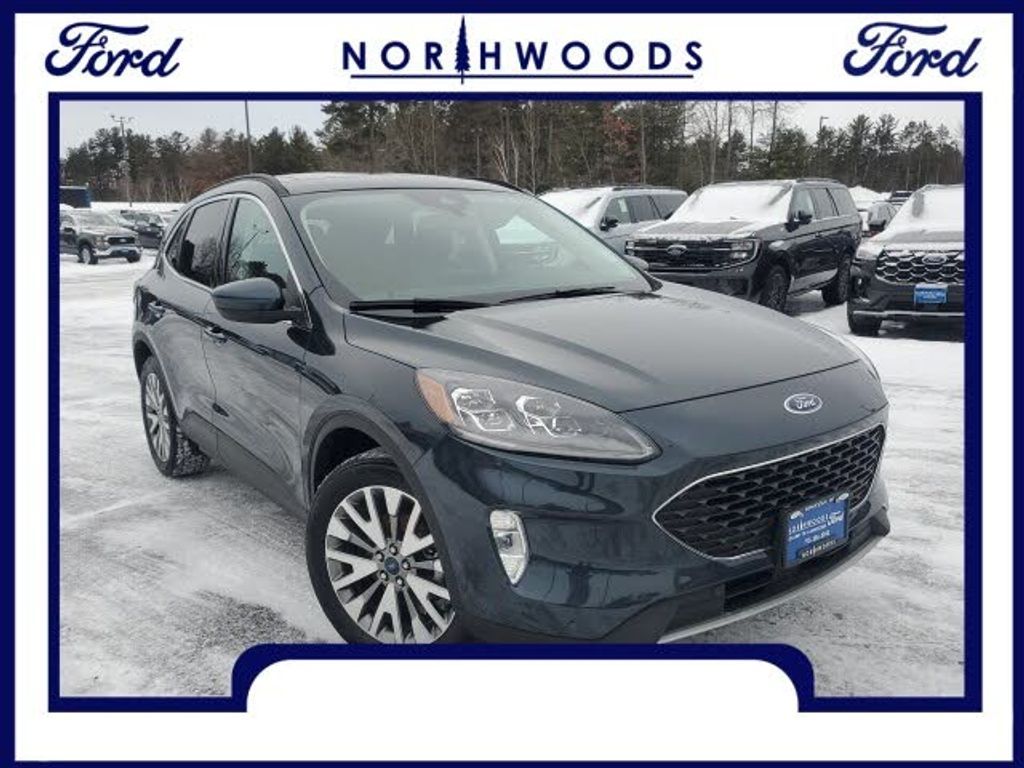 2022 Ford Escape Titanium