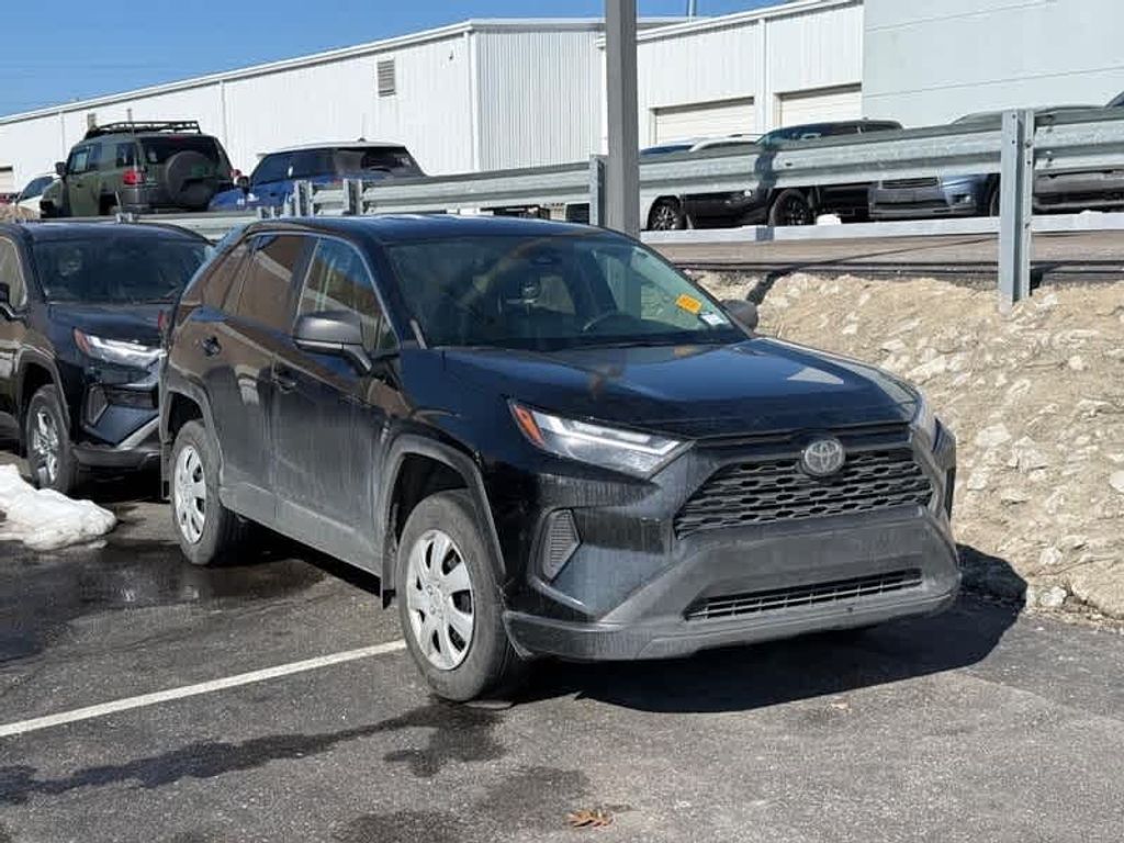 2023 Toyota Rav4 Le awd