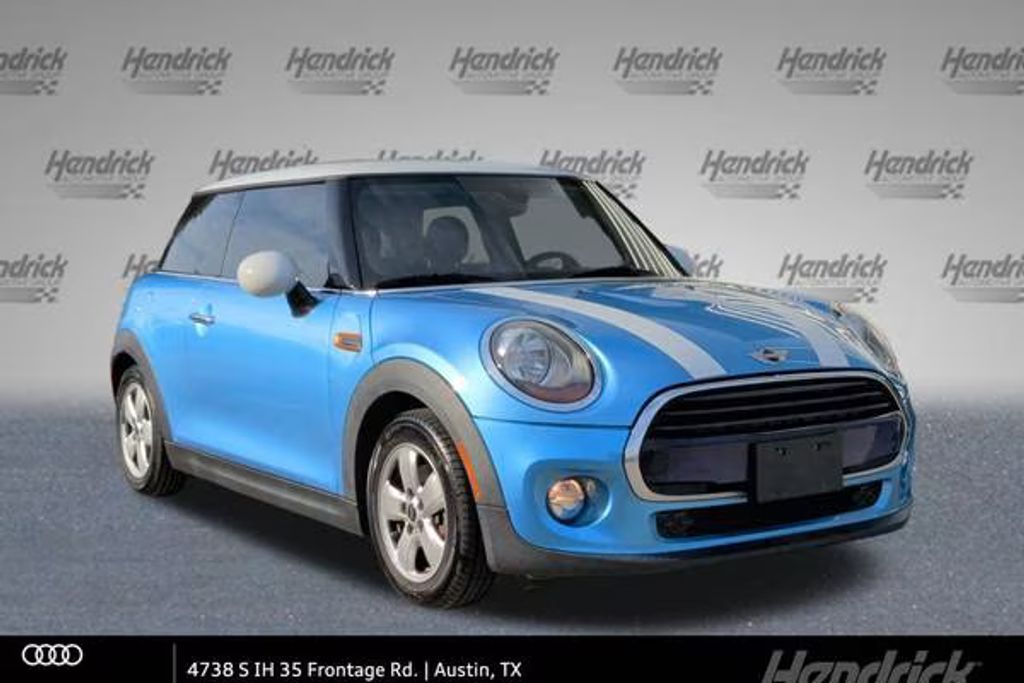 2018 Mini Cooper 3-door hatchback fwd
