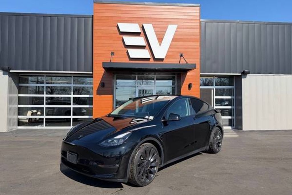 2023 Tesla Model y Performance