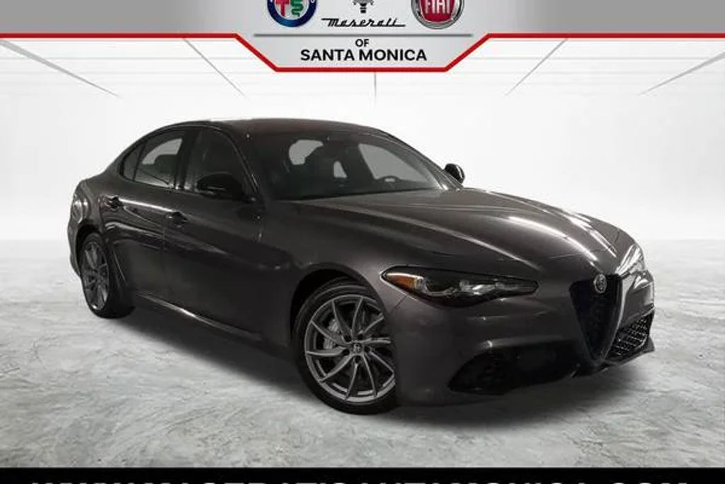 2025 Alfa romeo Giulia Base