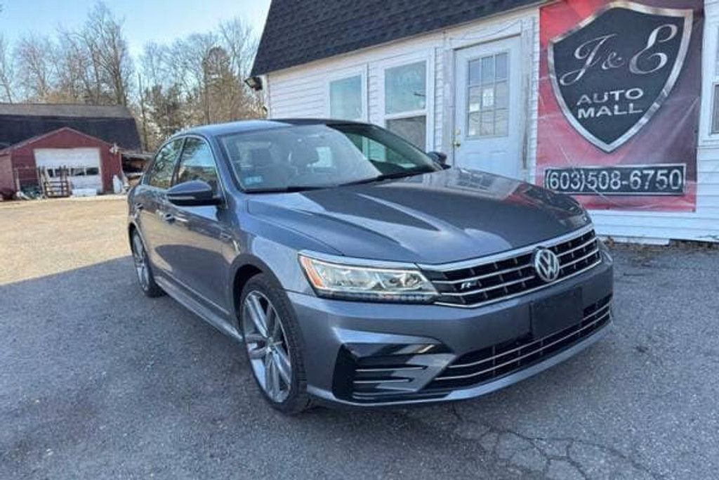 Image 2017 VOLKSWAGEN Passat R-Line