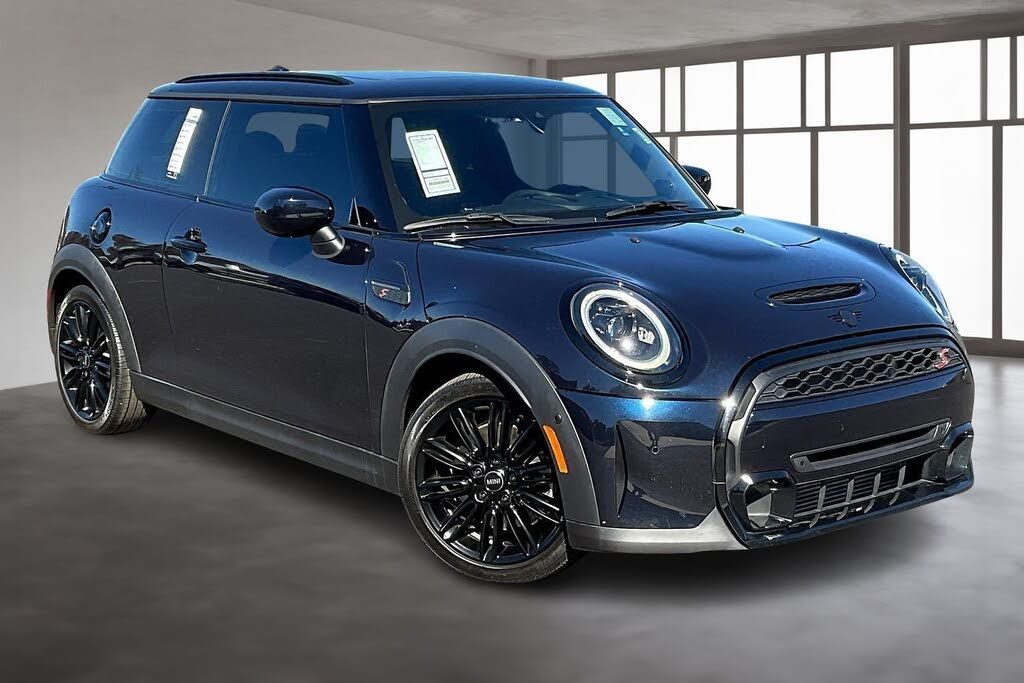 2023 Mini Cooper S 2-door hatchback fwd