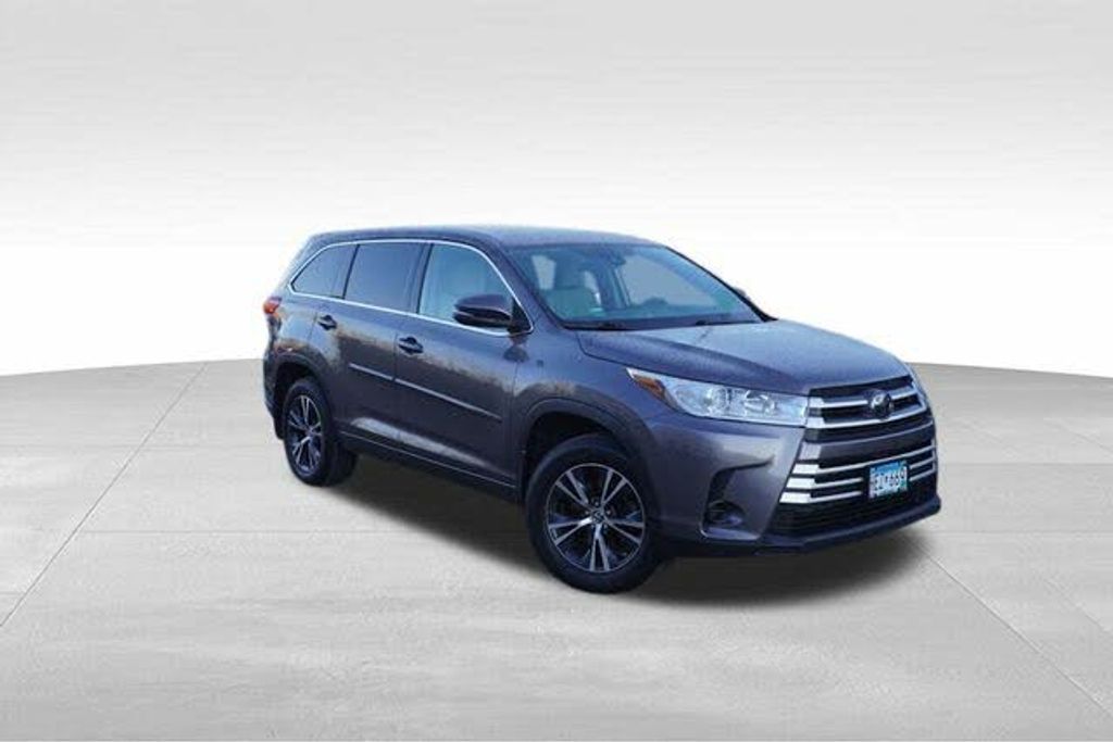 Image 2018 Toyota Highlander Le
