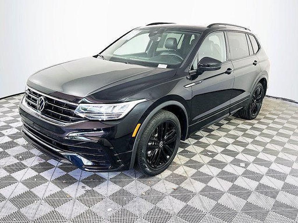 2022 Volkswagen Tiguan SE R-Line Black