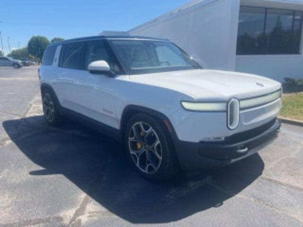 2023 Rivian R1S Adventure