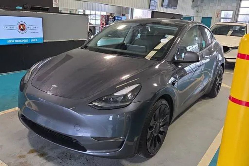 2023 Tesla Model y Performance