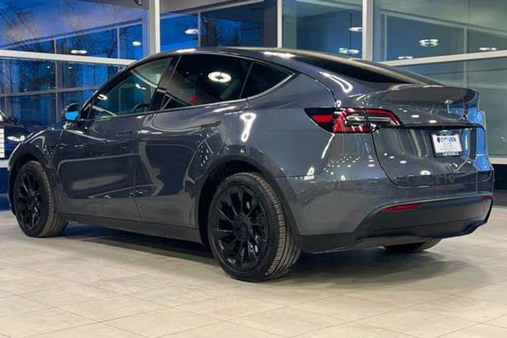 2023 Tesla Model y Long range