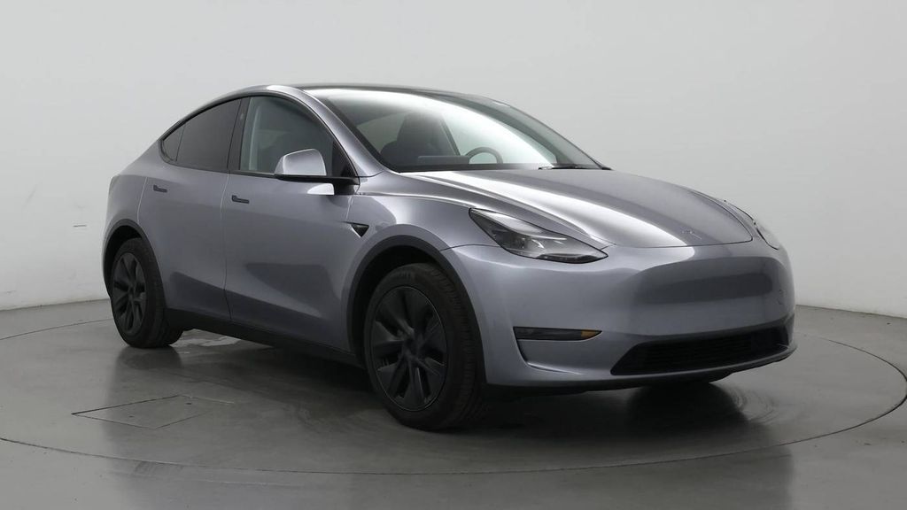 2025 Tesla Model y Long Range