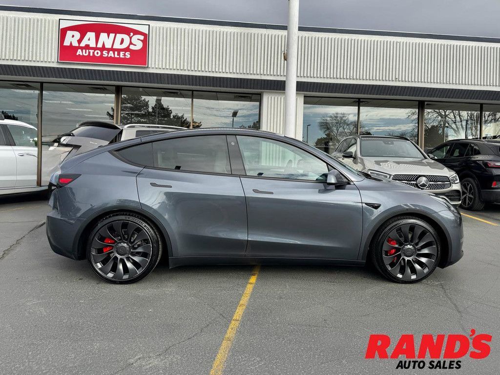 2023 Tesla Model y Performance
