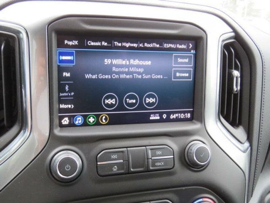 Image 2022 Chevrolet Silverado 1500 Limited rst crew cab rwd