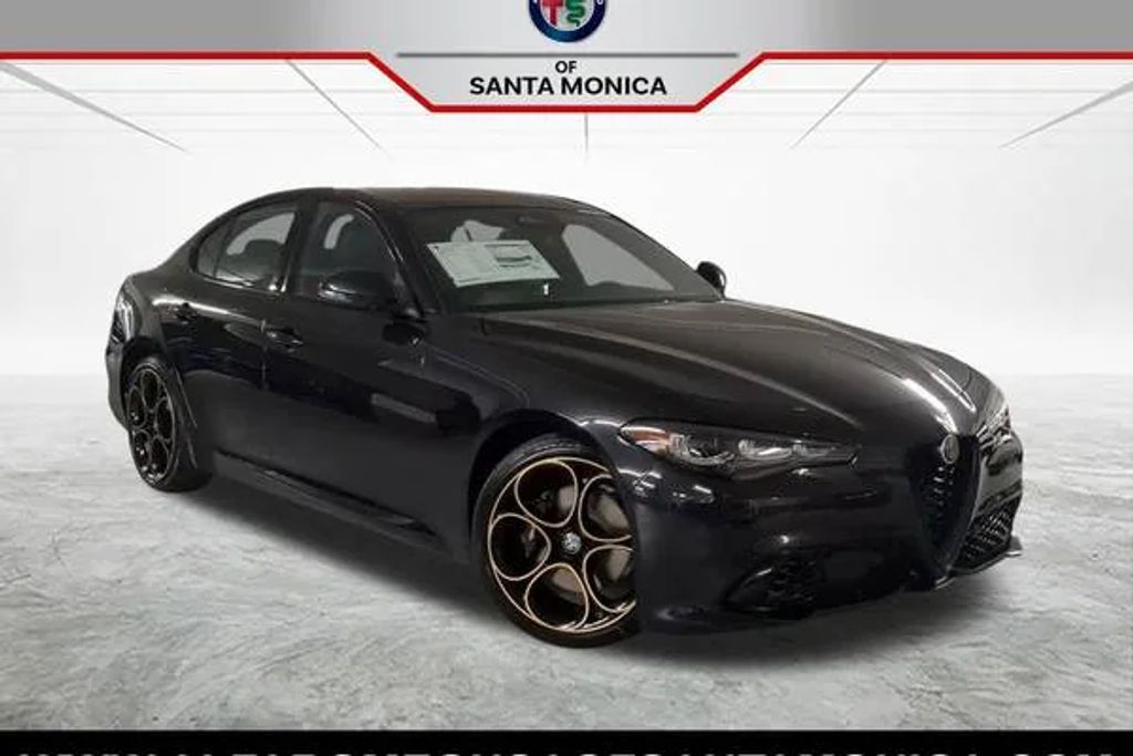 2025 Alfa romeo Giulia Intensa