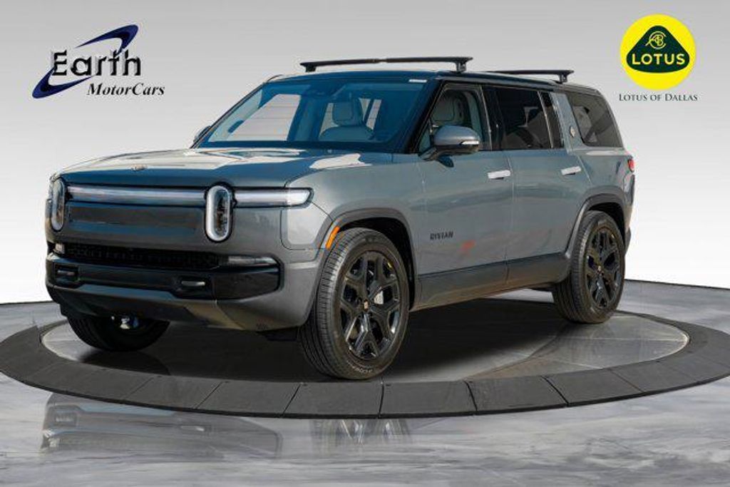 2025 Rivian R1s Adventure dual motor awd