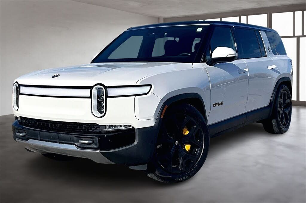 2024 Rivian R1S Adventure