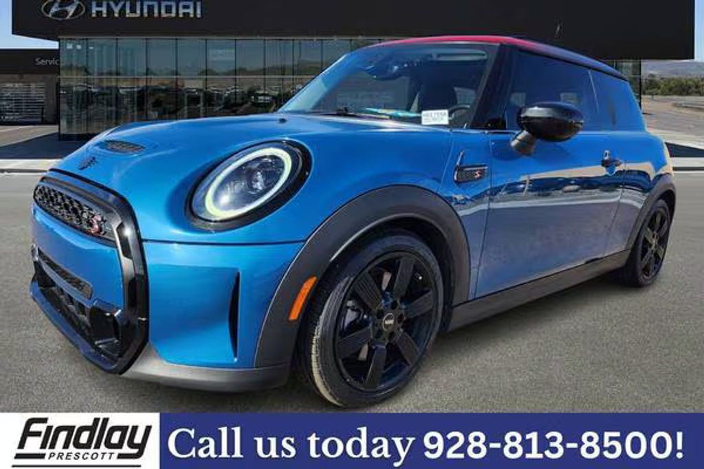 2023 Mini Cooper S 2-door hatchback fwd