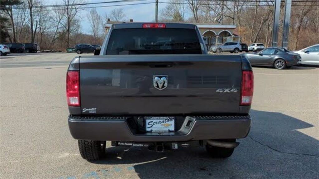 Image 2018 Ram 1500 Express quad cab 4wd
