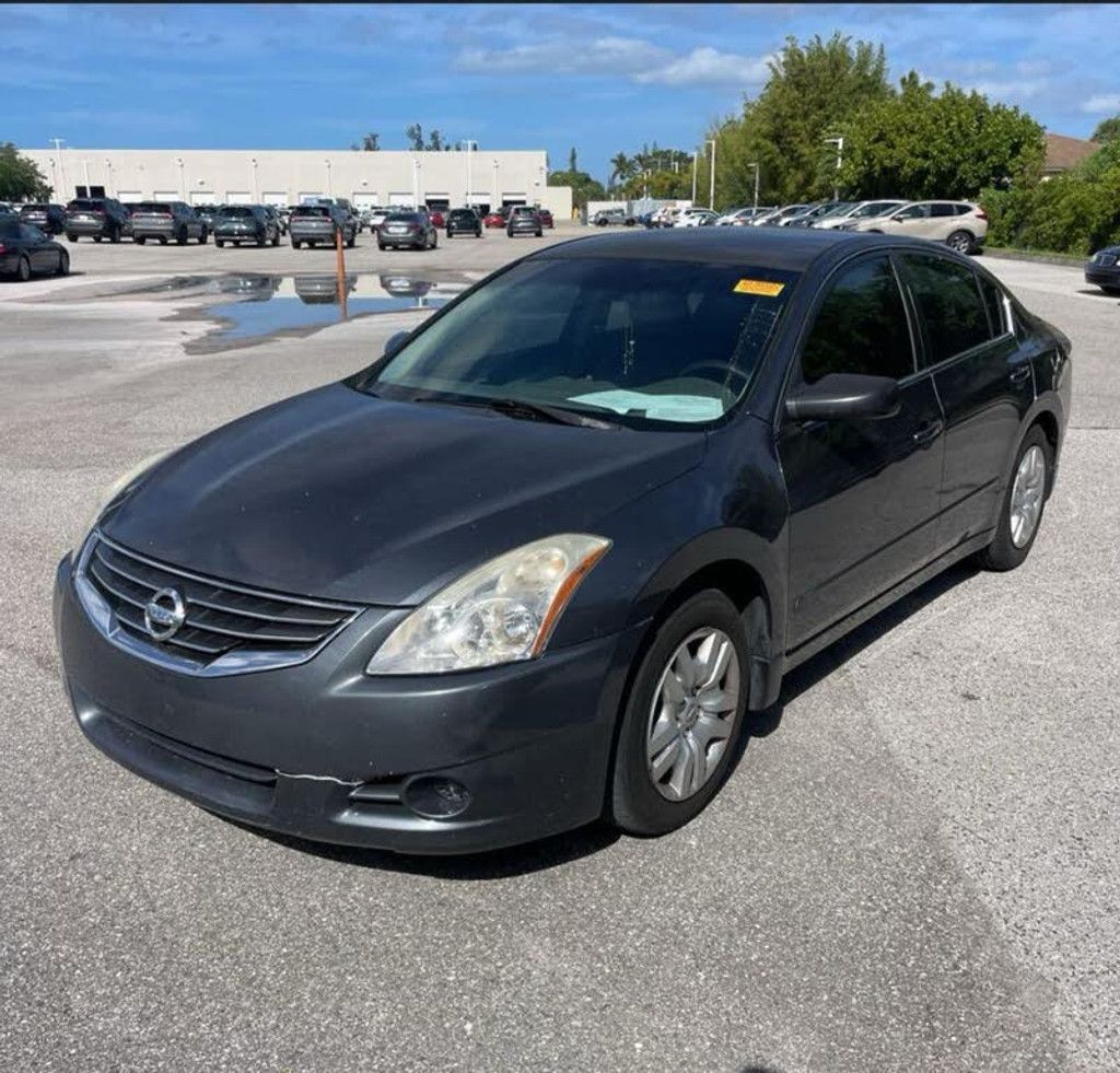 2010 Nissan Altima 25