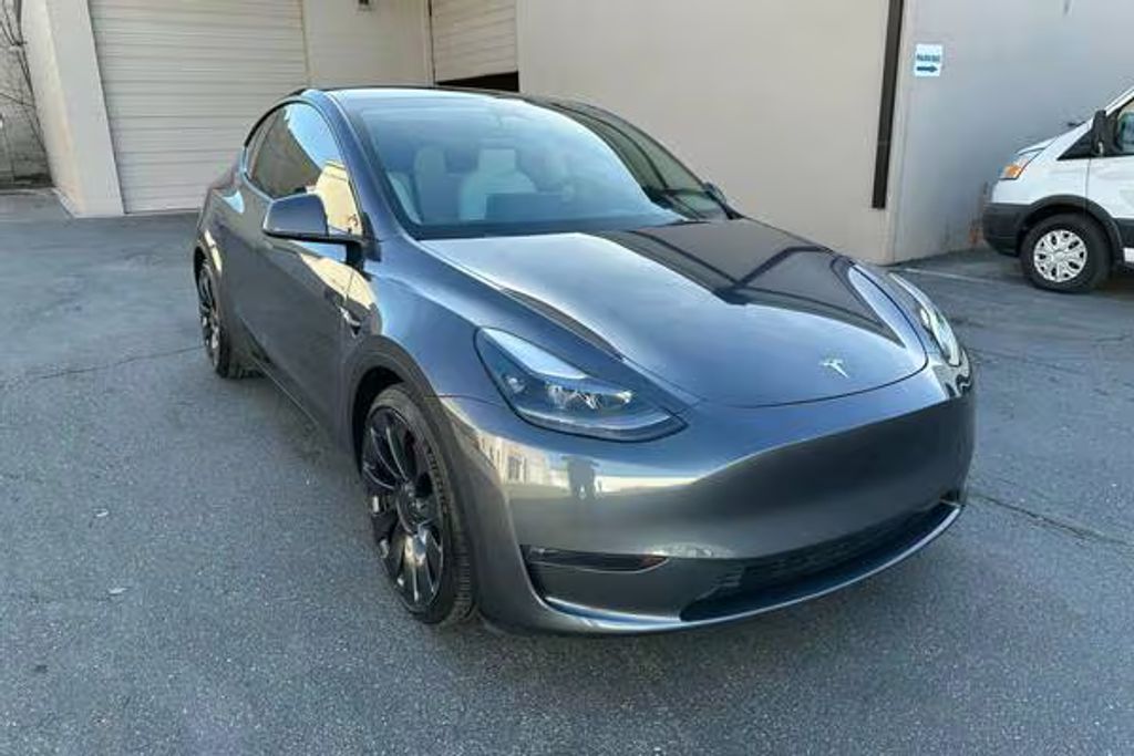 2023 Tesla Model y Performance