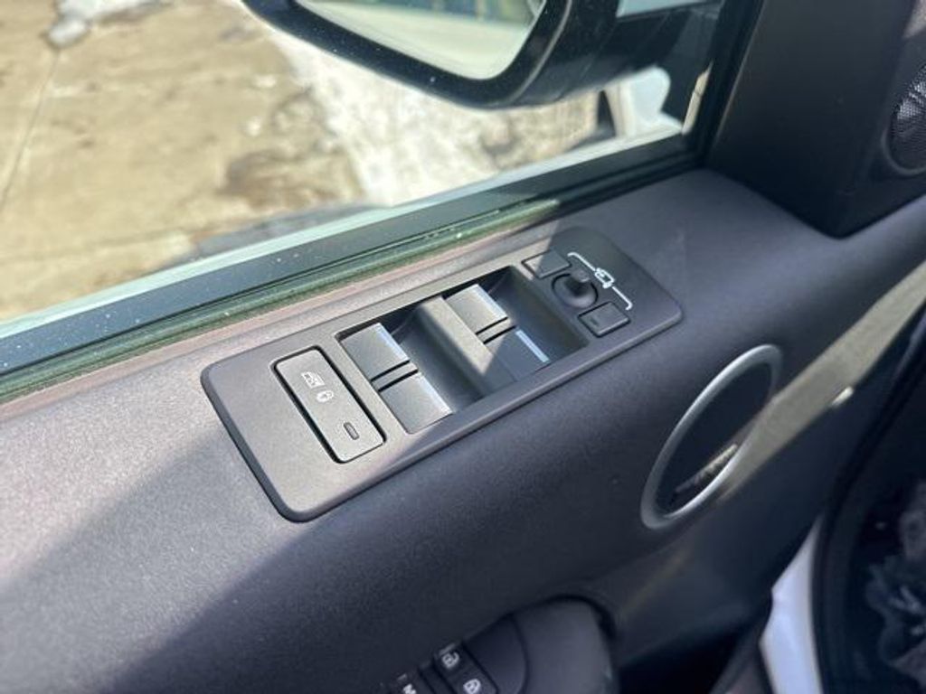 2023 Land rover Discovery