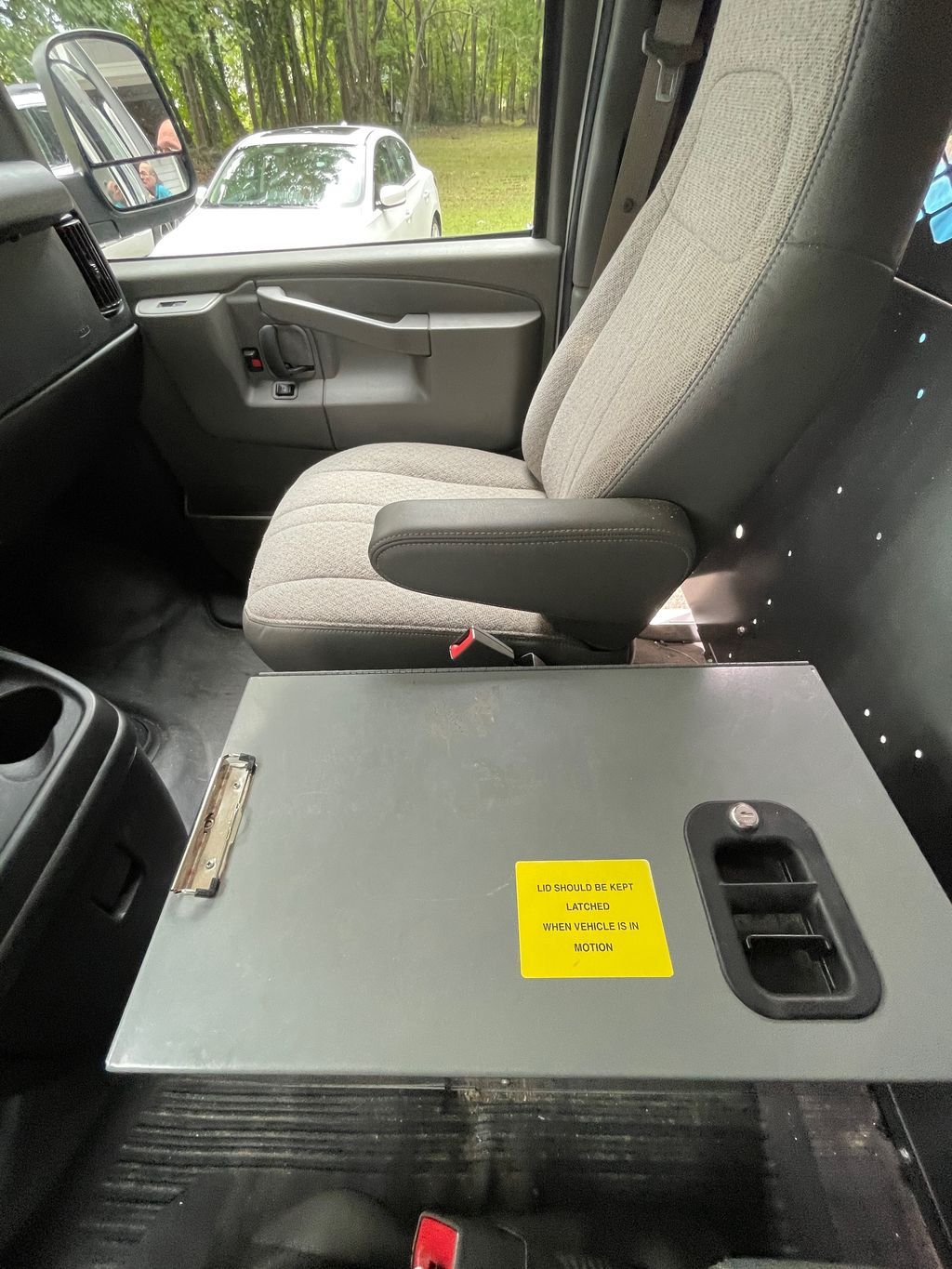Image 2018 Chevrolet Express 2500
