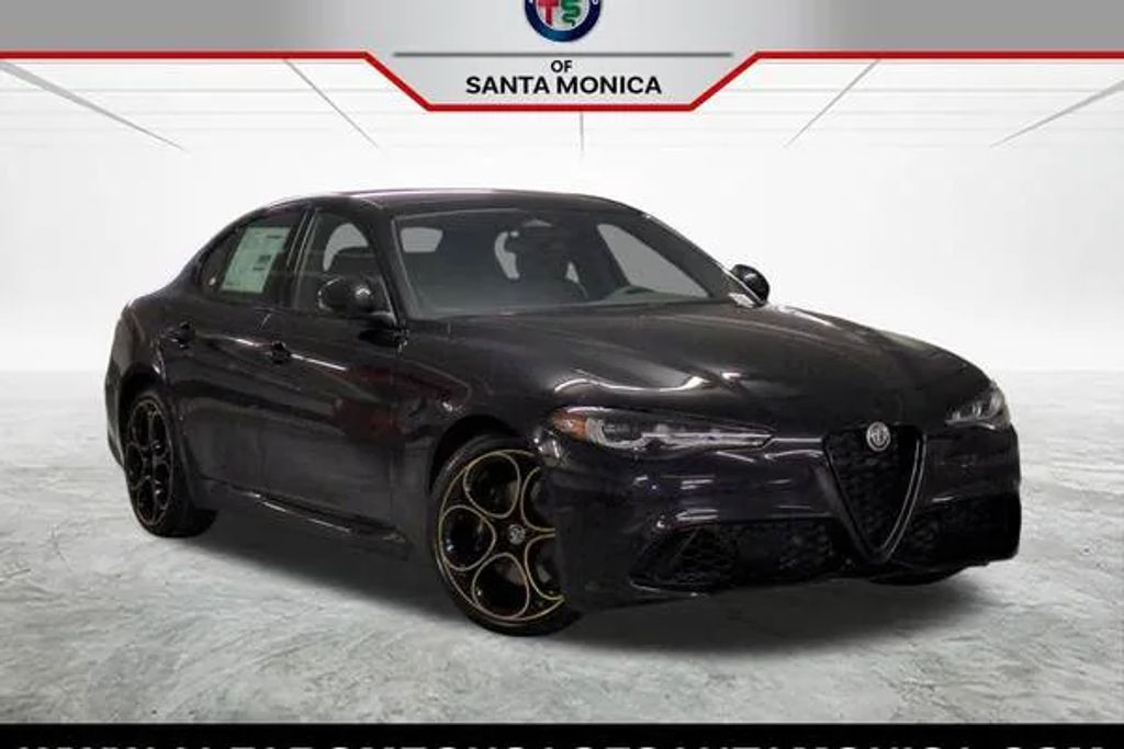 2025 Alfa romeo Giulia Intensa