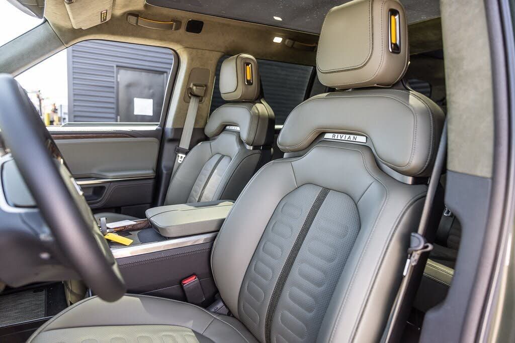 Image 2022 Rivian R1s Launch edition awd