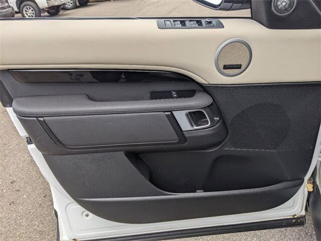 Image 2019 Land rover Discovery V6 se awd