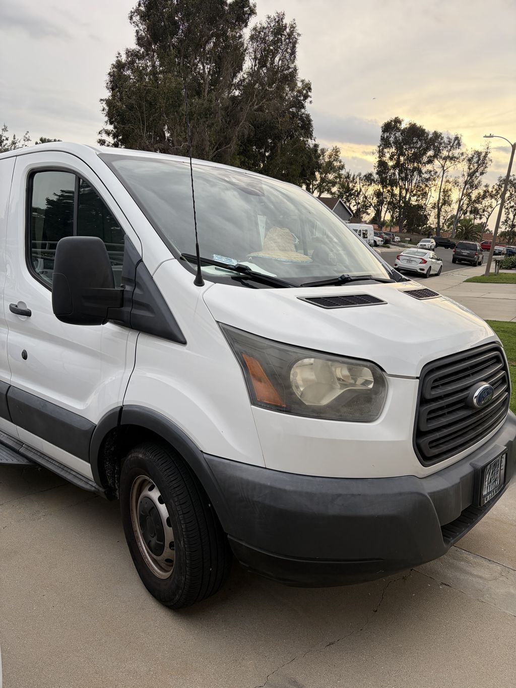 2017 Ford Transit 150 148 low roof