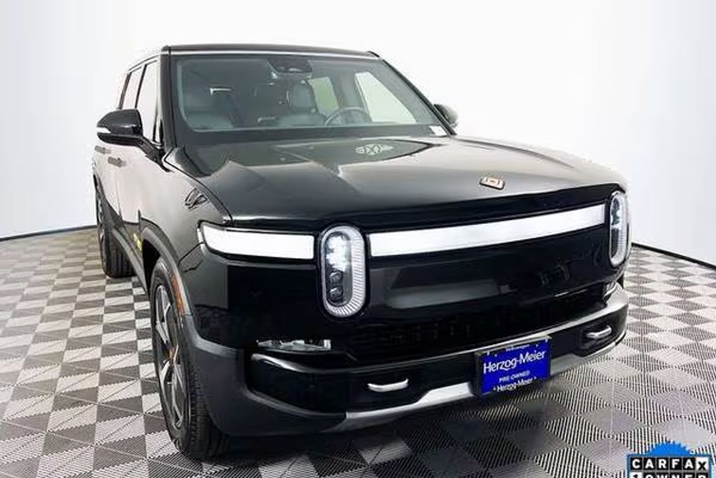 2023 Rivian R1s Adventure