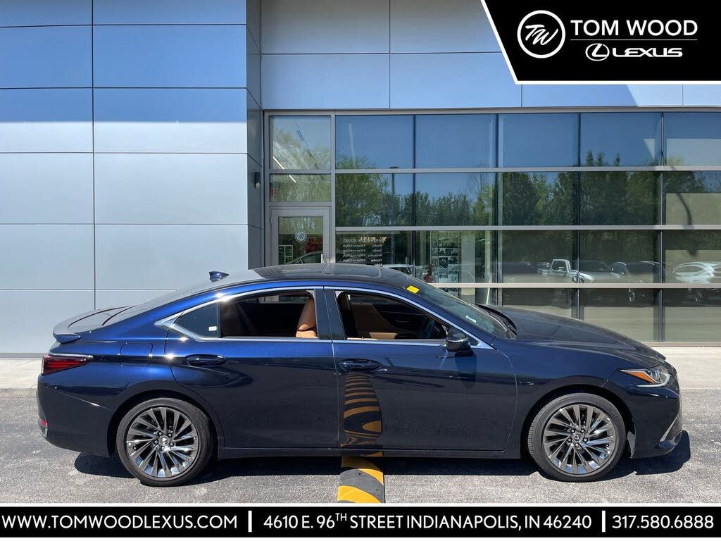 2025 Lexus Es 300h W luxury package