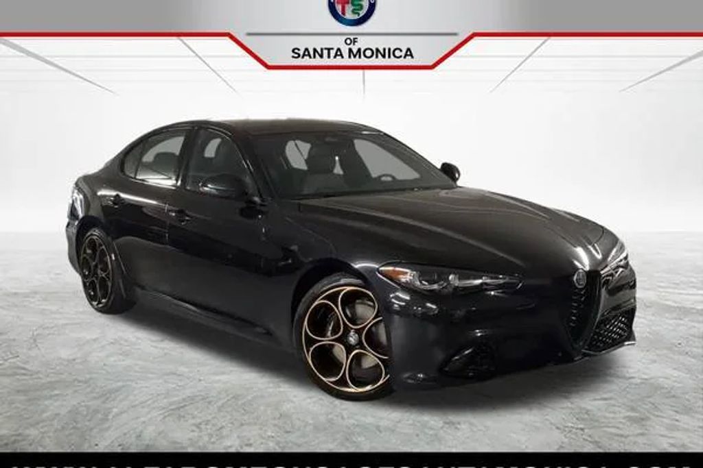 2025 Alfa romeo Giulia Intensa