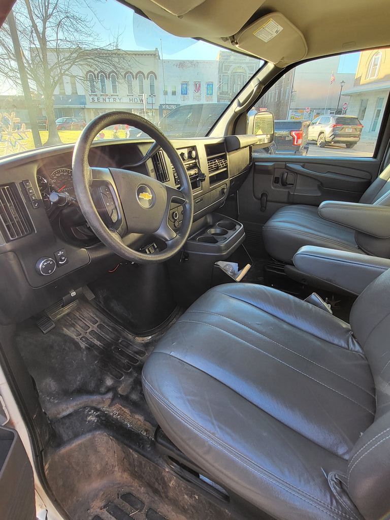 Image 2011 Chevrolet Express 1500 Awd