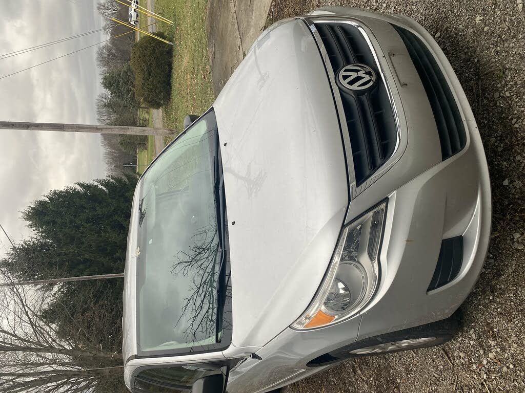 Image 2009 Volkswagen Routan S with rse