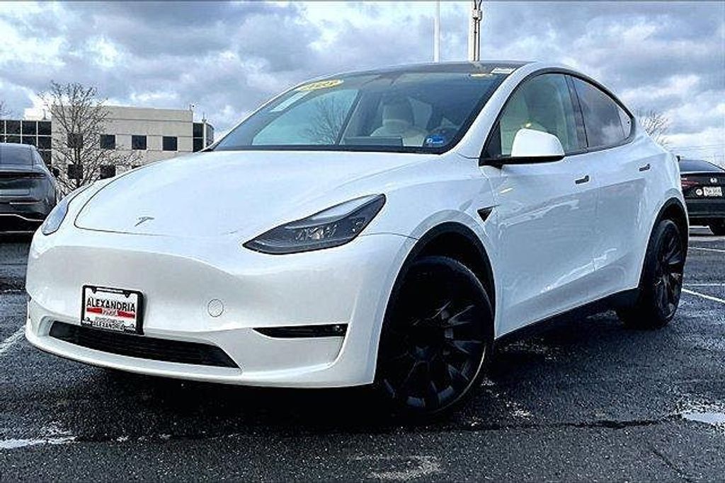 2023 Tesla Model y Long range