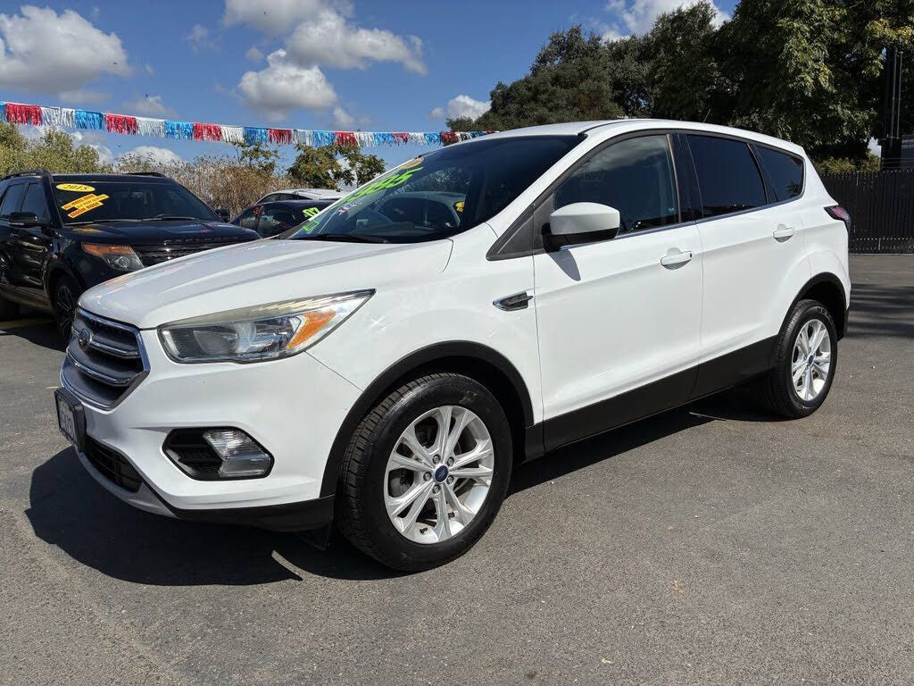 Image 2017 Ford Escape Se fwd