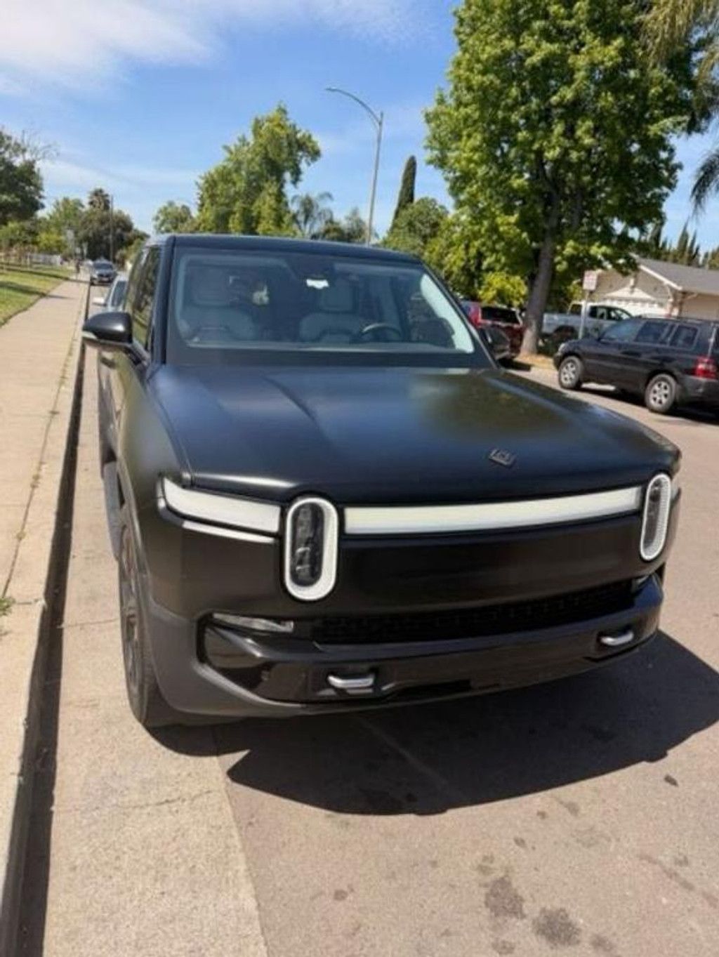 2023 Rivian R1s Adventure